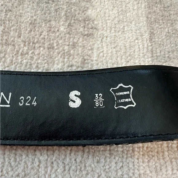 AVIGNON Made in Spain Genuine Leather Belt Black Statement Buckle Gold